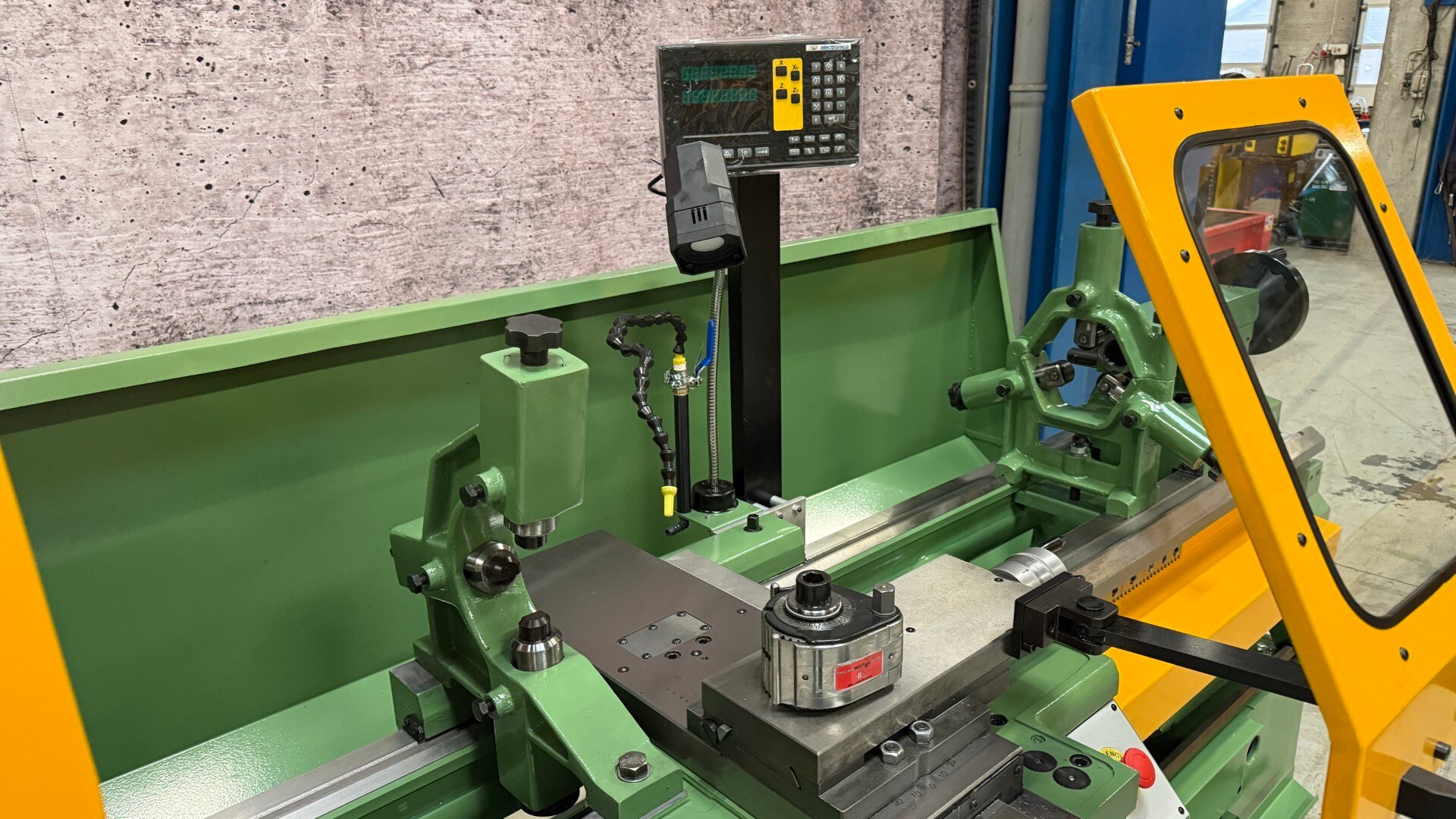 2 akset Electronica digitalt måleudstyr. Fast brille