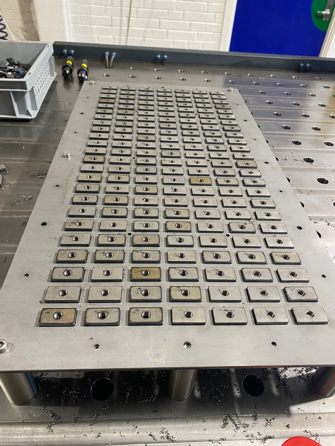 Fixtur til mindre emner