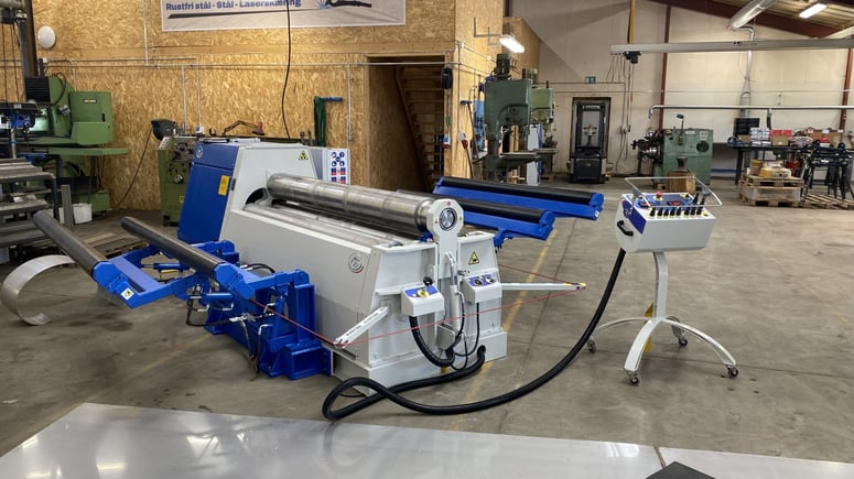 MG M 2014 R 4-valset hydraulisk pladevalse