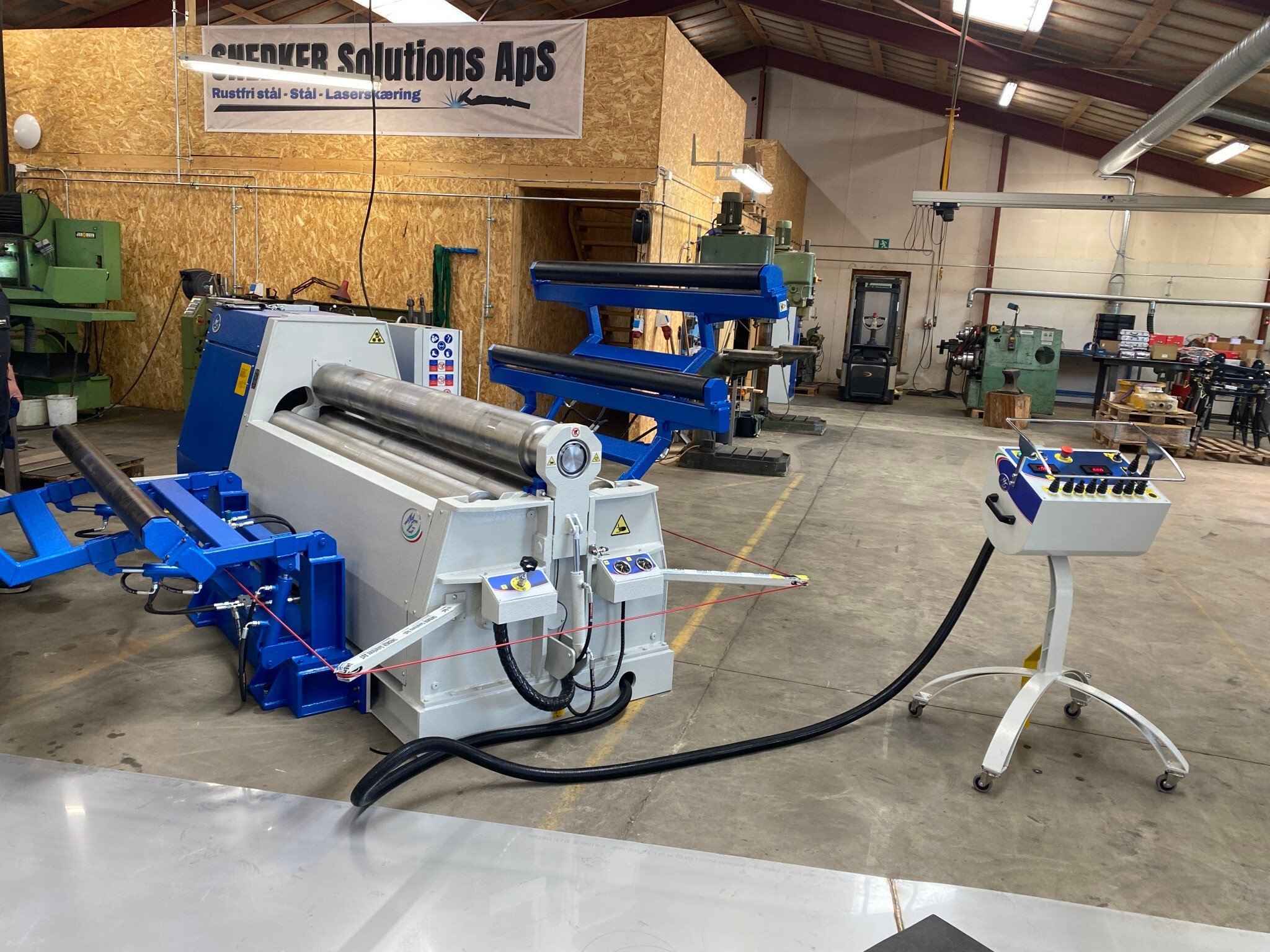 MG M 2014 R 4-valset hydraulisk pladevalse
