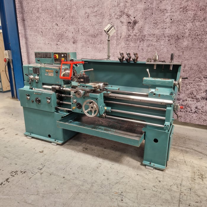 Brugt Tos SN 40C drejebænk - 200 x 1000 x 51 mm.