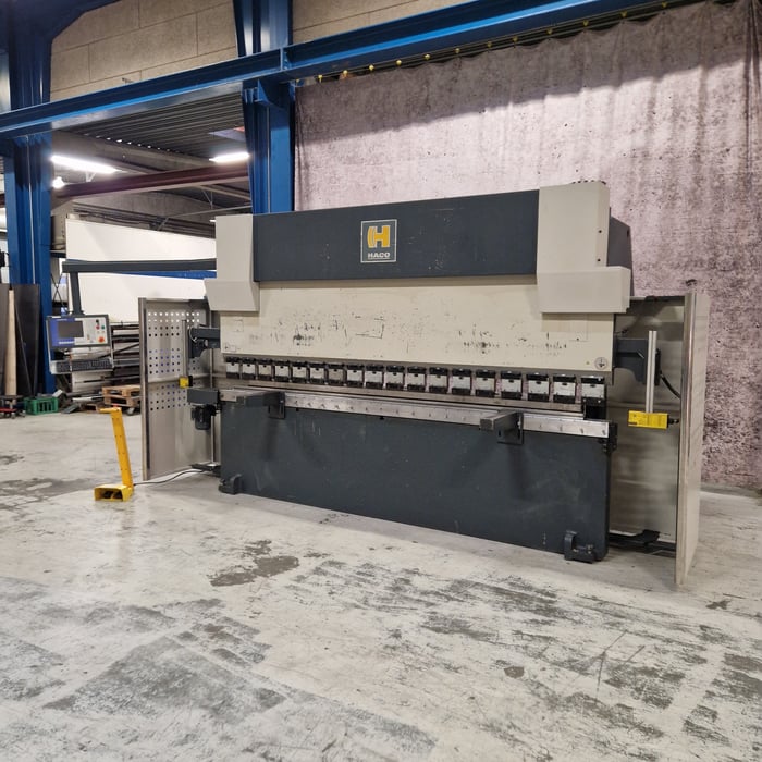 Brugt Haco ERMS 36200 hydr. 4-akset CNC kantpresse - 3600 x 200 tons.