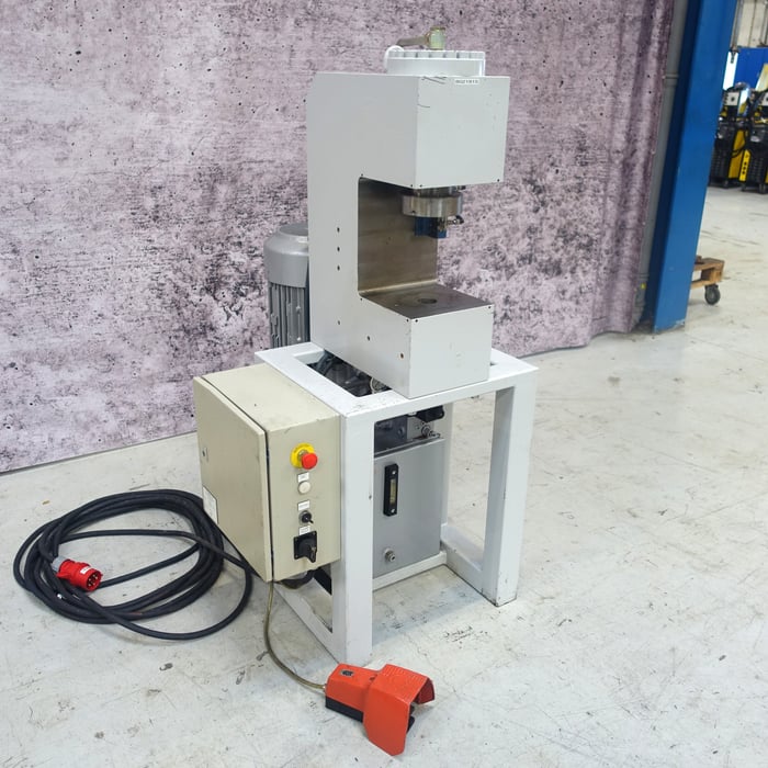 Brugt BSV hydr. C-presse - 60 tons.